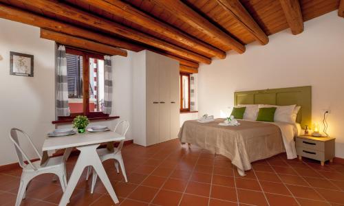 Lo Speziale - Paccasassi