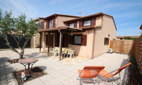 Domaine de vacances à 600m de la plage villa climatisée WIFI 3 chambres 7 couchages animations et piscines en supplément - LRTAMW29