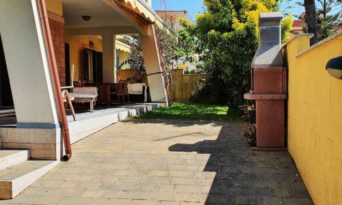 Villino moderno con giardino a 90 metri dal mare