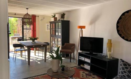 Studio avec patio et jacuzzi privatifs