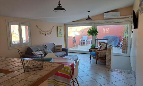 La tropezienne, Duplex 73 m2, 100 m du port, climatisation, grande terrasse