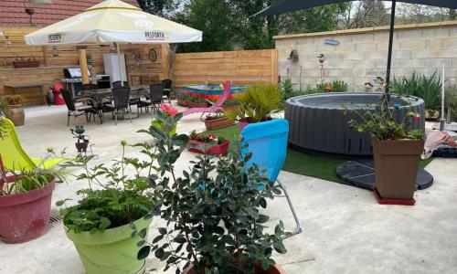 Gîte Saint-Julien-de-Lampon, 4 pièces, 6 personnes - FR-1-616-259