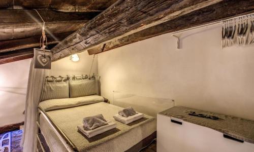 Magenta Collection Moro 2