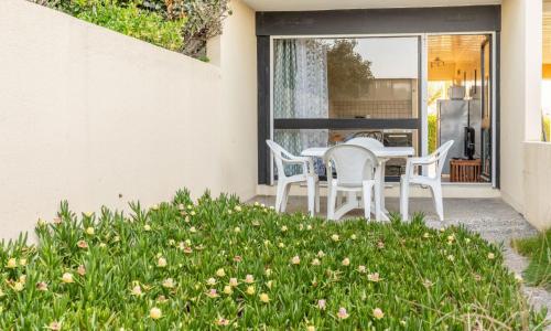 Apartment Les Océanides-4 by Interhome