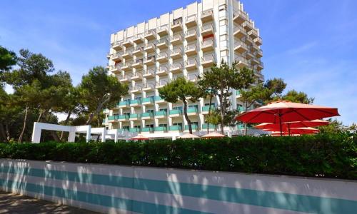 International Seaview Apartments