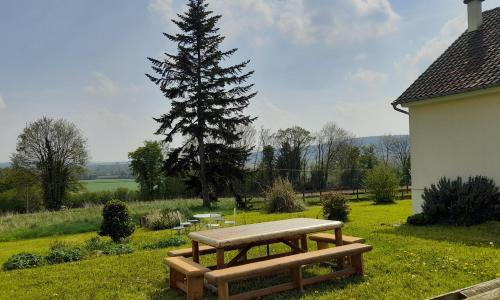 Gîte Cottage chaleureux en pleine campagne vue sur les Monts et Forêts et le château de Carrouges