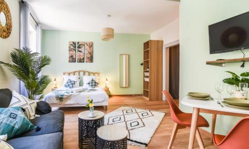 Lumineux - L'Amazone - Gare