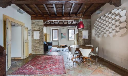 Pantheon Enchanting Luxury Apartment