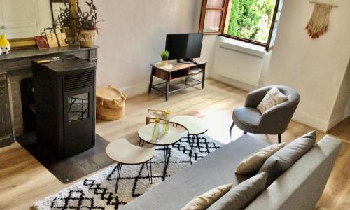 Le vigneron Au coeur des vignes à proximité des lacs et cascades lits faits à l'arrivée