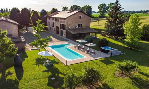Casa delle Noci country house, pool & SPA