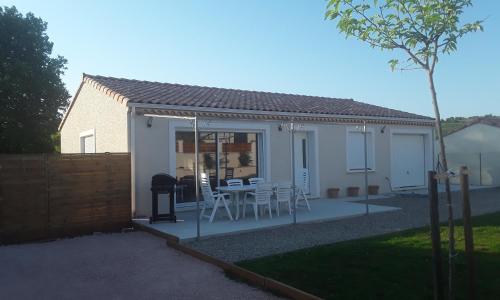 Maison individuelle neuve avec piscine