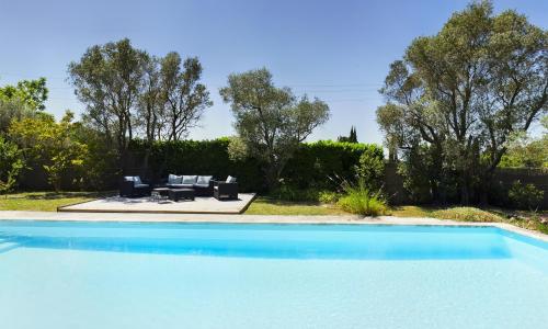 Maison Mas-Blanc-des-Alpilles, 7 pièces, 8 personnes - FR-1-599-9