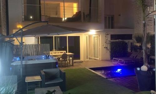 Maison entière avec piscine chauffée et SPA à 2 pas de la plage et du centre ville