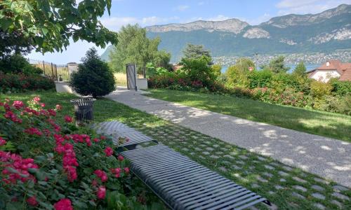 100m lac et piste cyclable avec parking gratuit