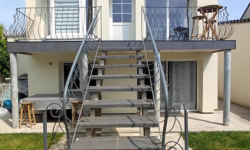 Maison chaleureuse avec parking gratuit sur place