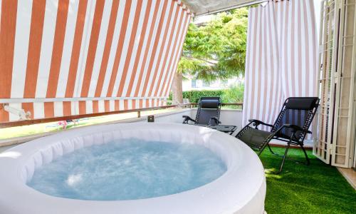 Wolf House - Peschiera Holiday - Jacuzzi Privata