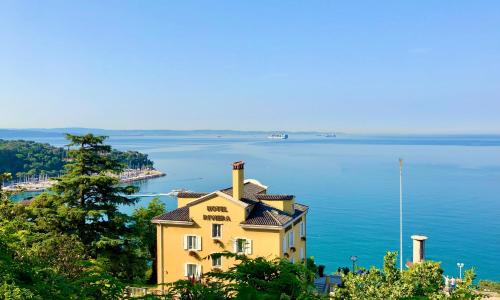 Hotel Riviera & Maximilian's