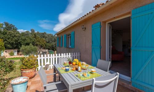 Villa Les Rosiers by Interhome