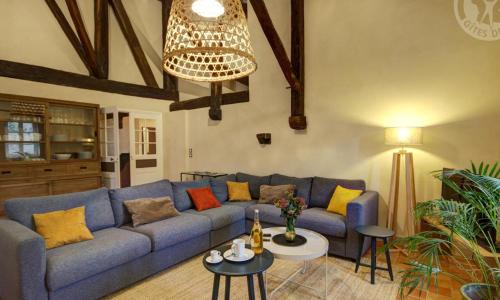 Gîte Sainte-Croix-en-Jarez, 4 pièces, 10 personnes - FR-1-496-136