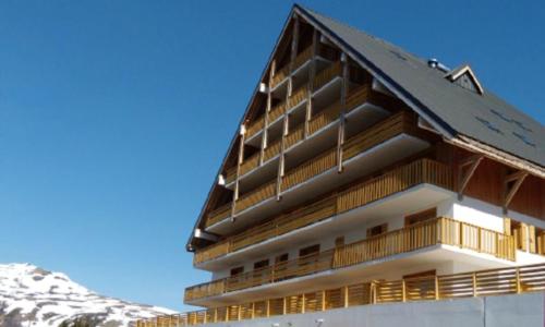 Appartement d'une chambre avec vue sur le lac balcon amenage et wifi a Besse et Saint Anastaise a 1 km des pistes
