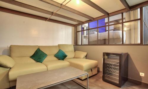 2 Bedrooms Le Marais Nazareth