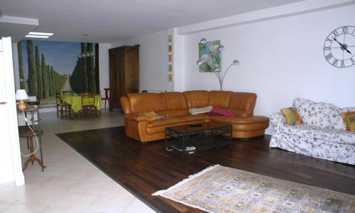 Spacieuse maison de village climatisée avec jardin patio