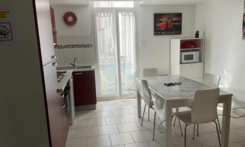 Villa Magali - Appartement climatisé T3 Duplex - Grau-du-Roi - Hypercentre 20 m de la plage