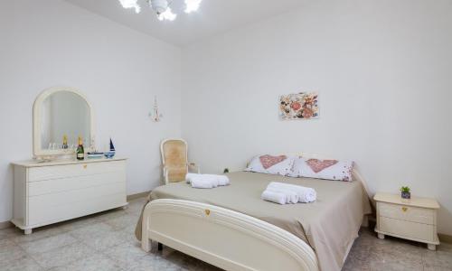 Air-conditioned Villa 300 Meters From Porto Cesareo Beach With Parking