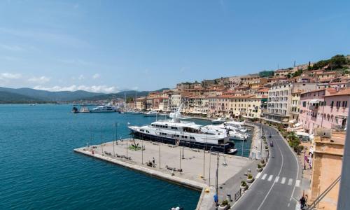 Cosmopoli - Porta a Mare