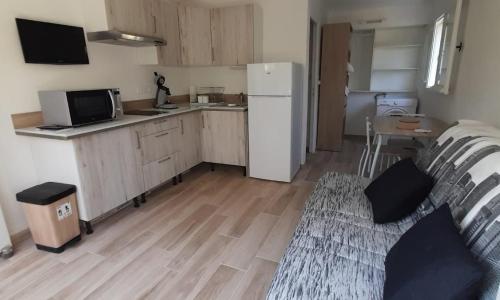 STUDIO REFAIT A NEUF - 150m DE LA PLAGE