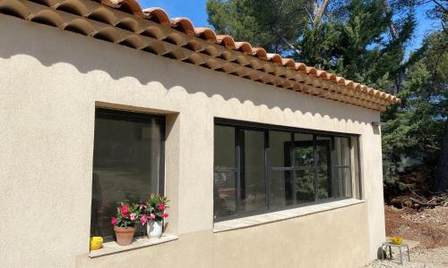 Maison dans la pinède