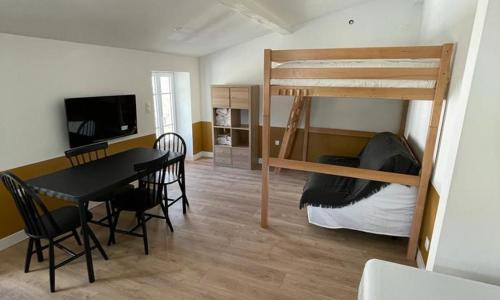 Studio refait à neuf avec cuisine équipée R2