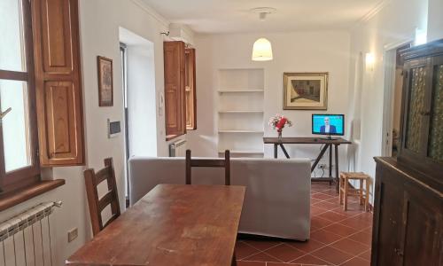 Appartamento sulla Via Francigena vicino Roma a 10 mín da Vallelunga e Lago di Bracciano