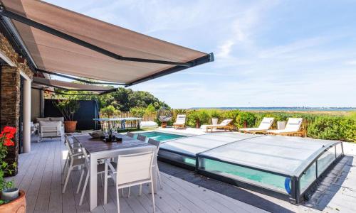 Holiday Home Indigo-Vue Mer et Piscine chauffée by Interhome
