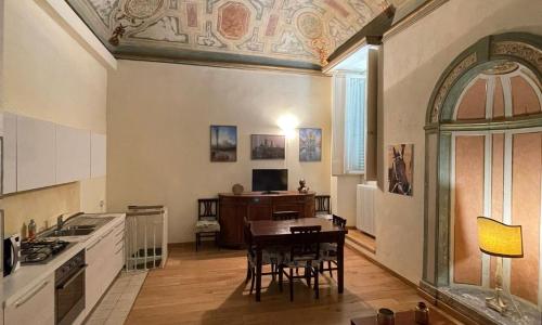 Palazzo Bianchi Bandinelli by FrancigenaApartments