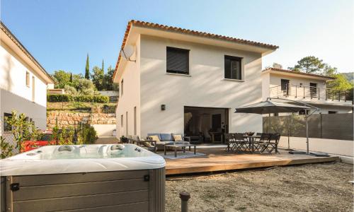 Awesome Home In Montauroux With Wifi