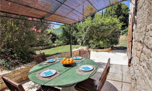 2 Bedroom Beautiful Home In St Didier