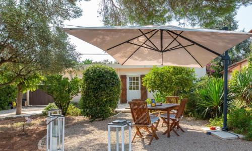 Haus mit Garten über der Bucht von Cannes