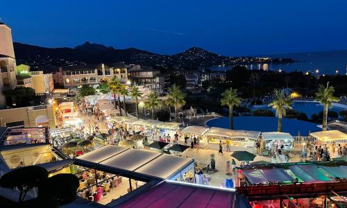 Village Cap Esterel duplex vue mer centre