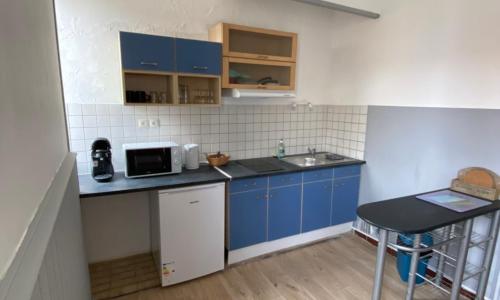 Plein centre , proche du château