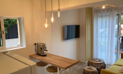 Charmant Studio dans villa - parking - jardin