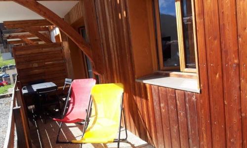 T2 Les orres 1800 : pied des pistes avec piscine