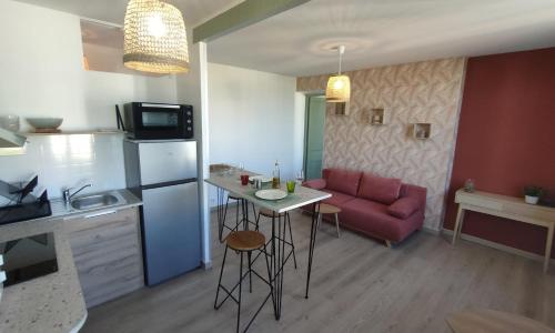 40m In The Center And Near The Beaches