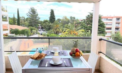 Appartement Imperia St Raphaël, au calme, vue piscine, climatisé