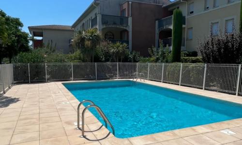 Nice 56 M With TerracePool And 180 View