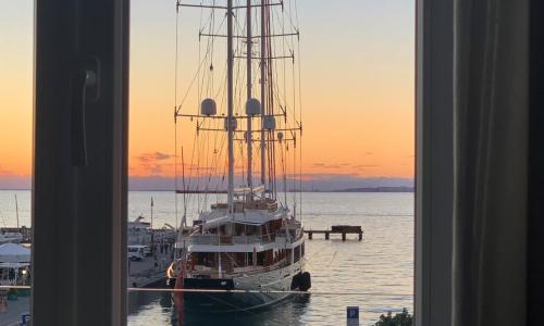 Five Flowers Guest House