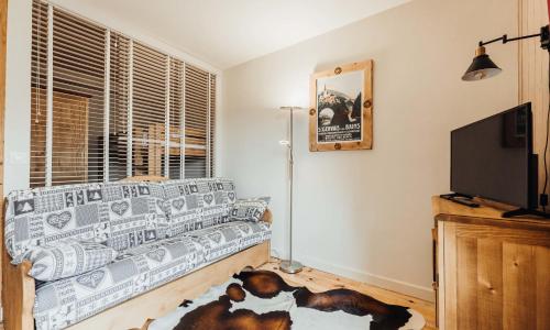 Apartment with balcony and swimming pool in summer Alpenrose residence