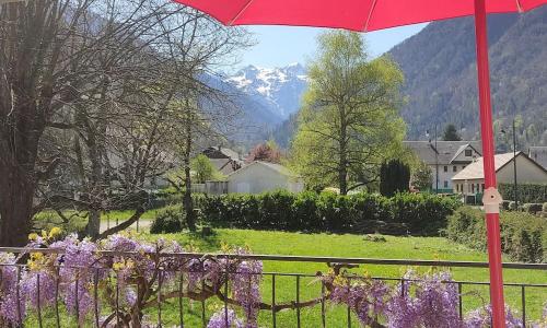 maison avec jardin terrasse et vue sur montagne