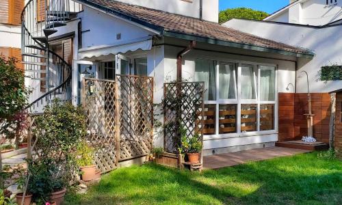 One bedroom apartement at Marina di Ravenna 400 m away from the beach with enclosed garden and wifi