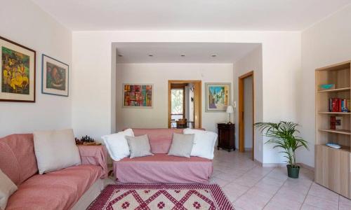 Tangerine Tree House